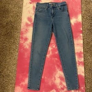 Levi size 25 high rise super skinny crop light jeans